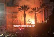 Βόλος: Στάχτη έγινε το σπίτι που τυλίχτηκε στις φλόγες – Από τύχη σώθηκε μία ηλικιωμένη