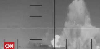 Η στιγμή που τορπίλη από υποβρύχιο των ΗΠΑ βυθίζει ιρανικό πλοίο στη Σρι Λάνκα