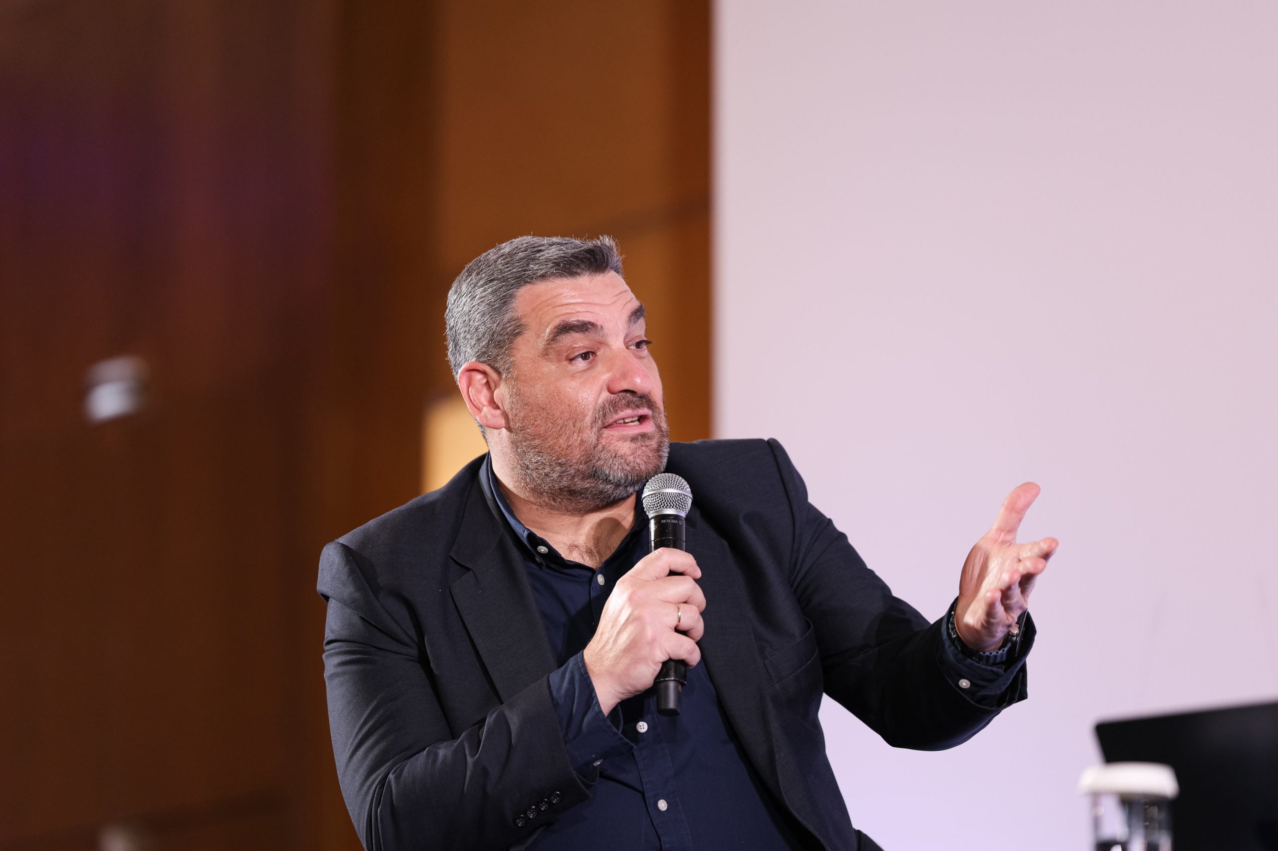 Ο Μάνος Νιφλής