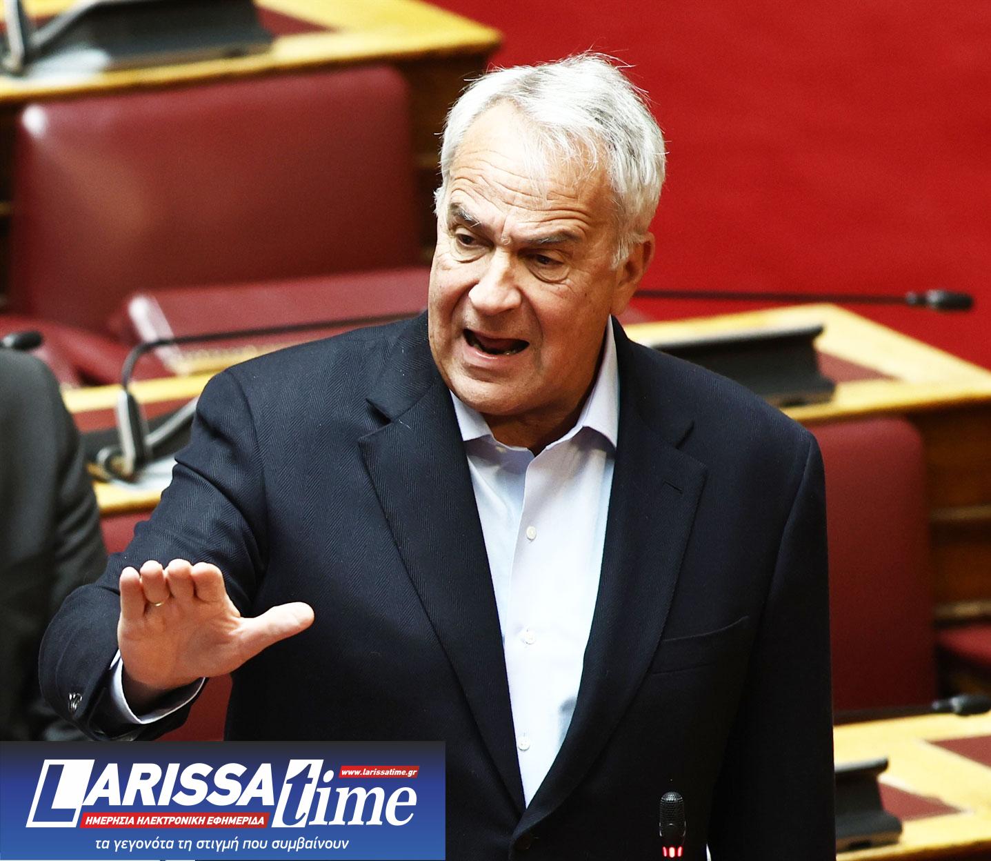 Θεωρείο: Αγριεύει το ματς…-1