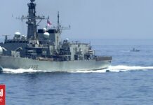 Βρετανία: Δεν θα σταλεί πολεμικό πλοίο στην Κύπρο μέχρι την επόμενη εβδομάδα