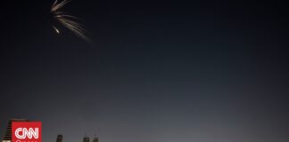 Βίντεο από σημείο όπου έπεσε βόμβα διασποράς στο Ισραήλ