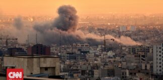 Σφοδροί βομβαρδισμοί σε δύο ιρανικές χαλυβουργίες – Ισραηλινή εντολή εκκένωσης στo Αράκ