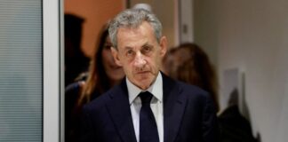 Ο Νικολά Σαρκοζί ξαναβρίσκεται στο εδώλιο σε νέα δίκη για την υπόθεση διαφθοράς