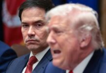 Τραμπ: Καταστρέψαμε το ναυτικό αρχηγείο του Ιράν