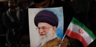 Αλί Χαμενεΐ: Ο λάτρης του Τολστόι και του Στάινμπεκ που έγινε αγιατολάχ