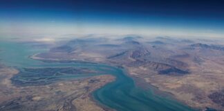 Timelapse βίντεο δείχνει πώς άδειασε το Στενό του Ορμούζ σε λίγες ώρες