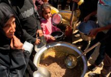 Παλαιστίνιοι σε απόγνωση: Η μάχη για επιβίωση στη Γάζα όσο τα βλέμματα του πλανήτη είναι στραμμένα στο Ιράν