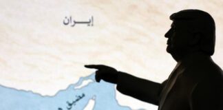 Έτοιμοι να πατήσουν το έδαφος του Ιράν: Μπορούν οι ΗΠΑ να ανοίξουν με τη βία το Στενό του Ορμούζ;