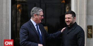 Επίσκεψη Ζελένσκι στο Λονδίνο – Στάρμερ: Στο πλευρό της Ουκρανίας «για όσο χρειαστεί»