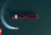 Τουρκικό πλοίο πέρασε από τα Στενά του Ορμούζ με άδεια από το Ιράν