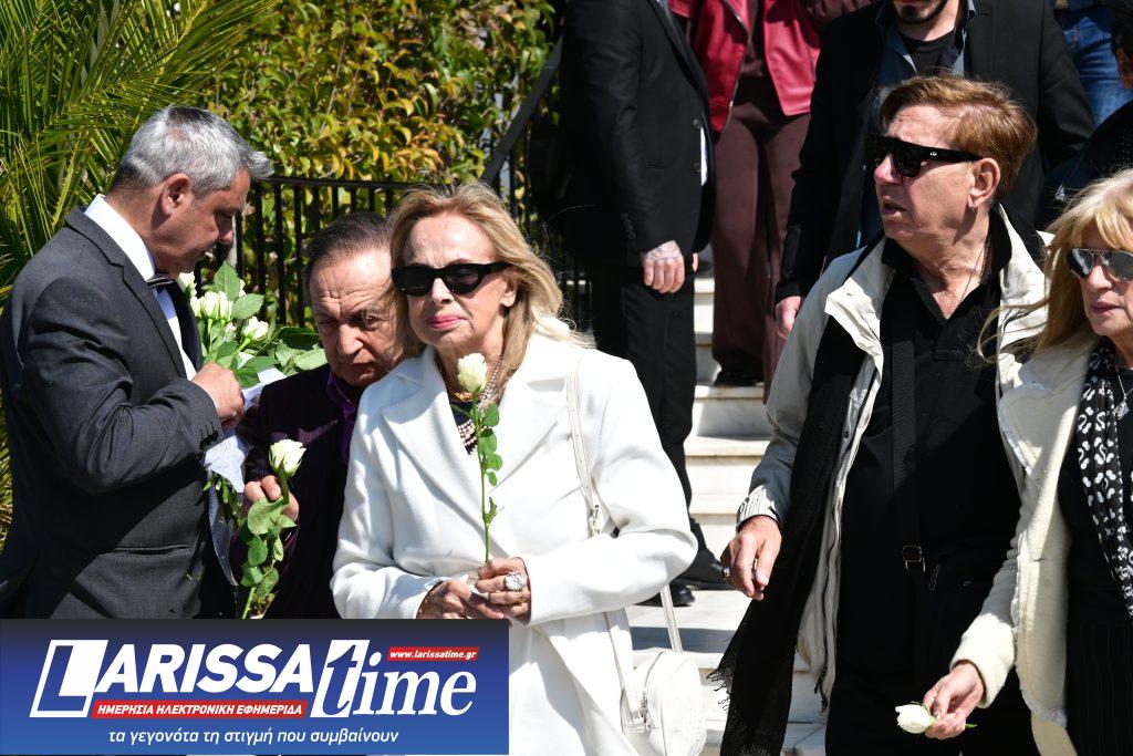 Σε κλίμα συγκίνησης το τελευταίο «αντίο» στον Γιώργο Μαρίνο