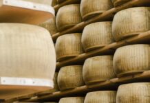 Χάνει έδαφος στην Ιταλία η Παρμεζάνα, εξάγεται πάνω από το 50% της παραγωγής