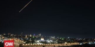 Το Ιράν απειλεί να χτυπήσει τις πρεσβείες του Ισραήλ σε όλο τον κόσμο