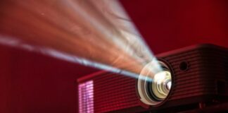 Αν θες να δεις μία ταινία θρίλερ που θα σε κάνει να κολλήσεις στην οθόνη σου μέχρι το τέλος, αυτή είναι μία πολύ καλή επιλογή