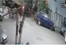 Η στιγμή που η μεθυσμένη οδηγός πέφτει πάνω στα 14 σταθμευμένα οχήματα