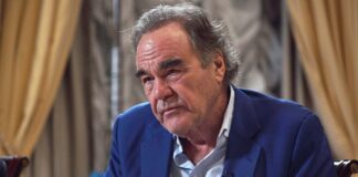 Όλιβερ Στόουν: Τώρα πόλεμος στο Ιράν, δεν μαθαίνουμε ποτέ το μάθημά μας