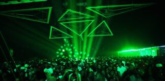 Ρέιβ πάρτι στο Λάγκος ξαναγράφει τους κανόνες της νυχτερινής ζωής στη Νιγηρία