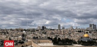 Ισραήλ: Έκρήξεις πάνω από την Ιερουσαλήμ – Ο στρατός εντόπισε πυραύλους από το Ιράν