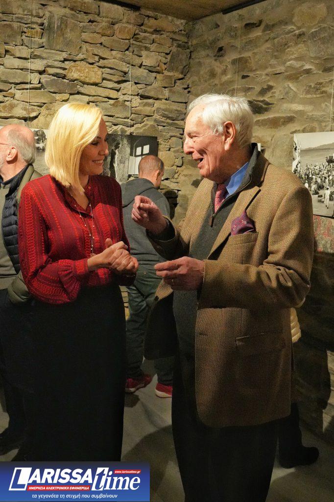 Με εξαιρετική επιτυχία τα εγκαίνια της έκθεσης «Αναμνήσεις από το Αιγαίο» του Robert McCabe στην Πάρο, παρουσία του ίδιου του φωτογράφο