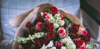 Ποιοι γιορτάζουν σήμερα 18 Μαρτίου