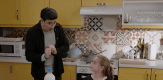 Σάρα και Μιχάλης διεκδικούν μια βραδιά εξόδου