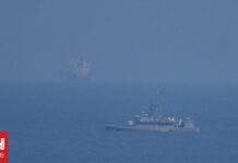 Ιράν: Δεν θα αφήσουμε ούτε ένα λίτρο πετρελαίου να περάσει από τα Στενά του Ορμούζ