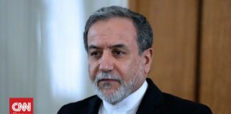 Αραγτσί: Δεν είναι κλειστά τα Στενά του Ορμούζ, τα πλοία δεν περνούν γιατί δεν τα ασφαλίζουν