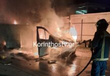 Αρχαία Κόρινθος: Φορτηγάκι έγινε παρανάλωμα του πυρός