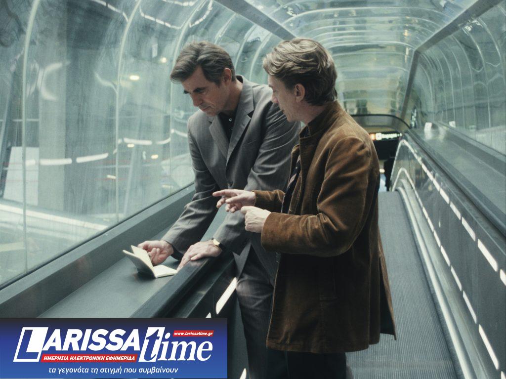 Ο Στεφάν Ντεμουστιέ για τον «Άγνωστο της Μεγάλης Αψίδας»: Όταν η αρχιτεκτονική γίνεται κινηματογραφικό θρίλερ