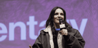 28ο ΦΝΘ: Η Γαλλίδα σταρ Ζιλιέτ Μπινός παρουσίασε το ντοκιμαντέρ της “Ιn-I In Motion”- «Υπάρχει μια ιστορία που θέλω να μοιραστώ με τον κόσμο»