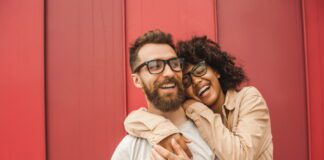 8 σημάδια που δείχνουν ότι ο σύντροφός σας φοβάται την δέσμευση