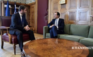 Τηλεφωνική επικοινωνία Ανδρουλάκη – Χριστοδουλίδη για τις εξελίξεις στη Μέση Ανατολή