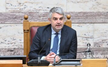 Μήνυμα στο εσωτερικό του ΠΑΣΟΚ η διαγραφή Κωνσταντινόπουλου