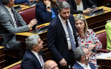 Το ΠΑΣΟΚ απαντά στα πυρά για Κωνσταντινόπουλο: «Ας μη συγχέεται η ενότητα με μάχες οπισθοφυλακών»