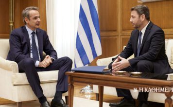 Κατ’ ιδίαν η ενημέρωση των αρχηγών από τον Μητσοτάκη