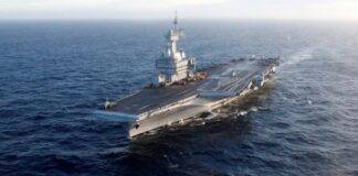 Το «αθώο λάθος» ενός αξιωματικού που πρόδωσε την απόρρητη θέση του αεροπλανοφόρου «Σαρλ ντε Γκωλ» στη Μεσόγειο