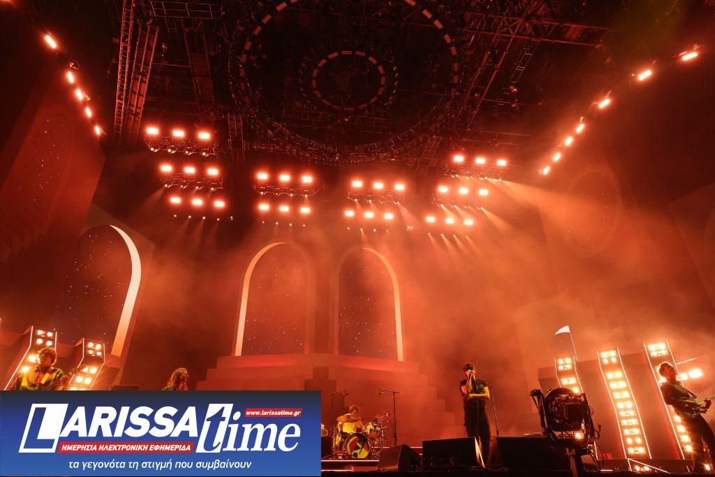 Coachella 2026: Οι Strokes μετέτρεψαν τη σκηνή σε πολιτική διαμαρτυρία για τις αμερικανικές παρεμβάσεις