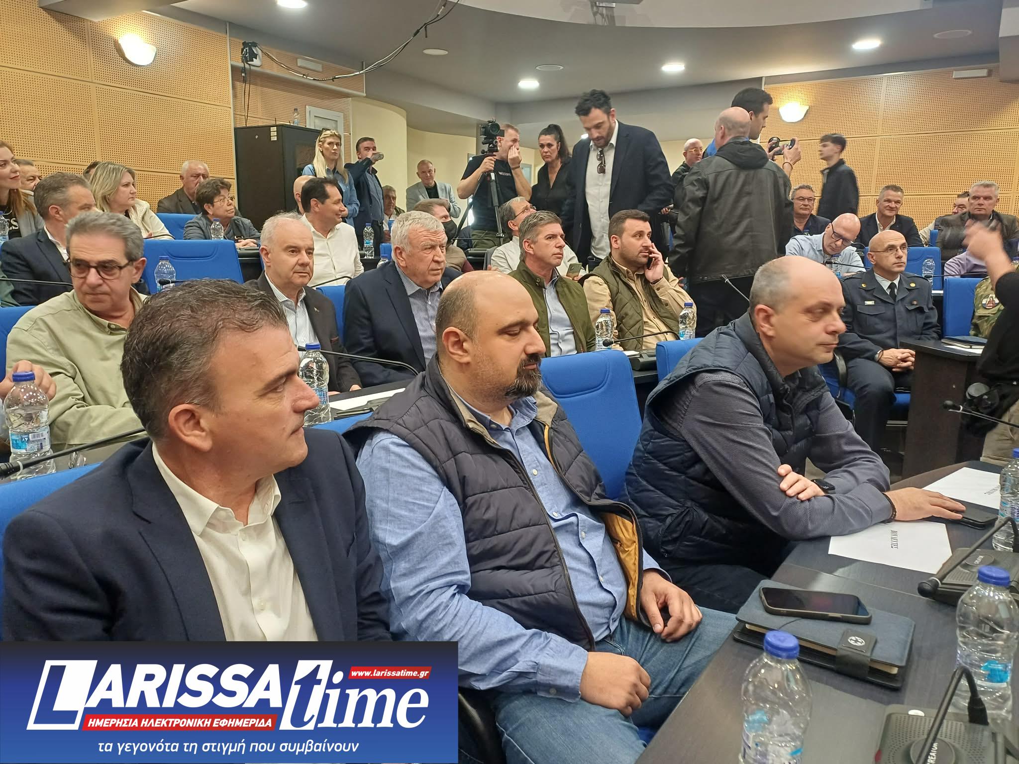 Σύσκεψη στην Περιφέρεια ενόψει αντιπυρικής περιόδου παρουσία του υπουργού Κλιματικής Κρίσης Ευαγγ. Τουρνά (ΦΩΤΟ)