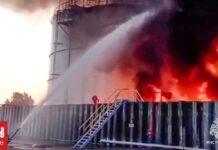 Στις φλόγες πετρελαϊκές εγκαταστάσεις στο Τιχορέτσκ της Ρωσίας – Αδιευκρίνιστα τα αίτια της φωτιάς