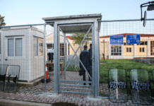 Λιγότερος κόσμος στη σημερινή δίκη για τα Τέμπη