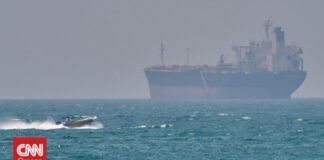 Εγκλωβισμένες στα Στενά του Ορμούζ ΗΠΑ και Ιράν – Ορατός ο κίνδυνος μιας παγκόσμιας ύφεσης