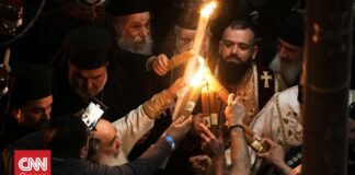 «Δεύτε λάβετε φως»: Στα Ιεροσόλυμα πραγματοποιήθηκε η τελετη αφής – Το απόγευμα φθάνει στην Αθήνα