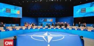 Ο Τραμπ απειλεί να μειώσει τα αμερικανικά στρατεύματα στη Γερμανία εν μέσω της διαμάχης με τον Μερτς