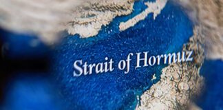 Επίθεση σε δύο πλοία με ινδική σημαία στα Στενά του Ορμούζ – Επιβεβαιώνει η Ινδία, έντονη ανησυχία στο Νέο Δελχί