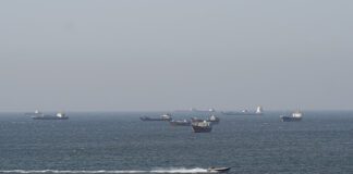 Το Ιράν εντείνει τον έλεγχο στα Στενά του Ορμούζ