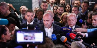 Βουλγαρία: Πως η νίκη Ράντεφ είναι ικανή να «σπάσει» την κρίσιμη αλυσίδα εφοδιασμού της Ουκρανίας με πυρομαχικά