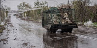 Ρωσία: Ουκρανικό drone έπληξε συγκρότημα κατοικιών στην πόλη Γεκατερίνμπουργκ