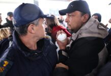 Δίκη για τα Τέμπη: «Εμάς μας έχουν στην άκρη και στις θέσεις κάθονται αστυνομικοί»