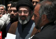 Χαμενεΐ: Ο εχθρός έχει ηττηθεί, η προπαγάνδα του αποσκοπεί στην υπονόμευση της εθνικής ενότητας